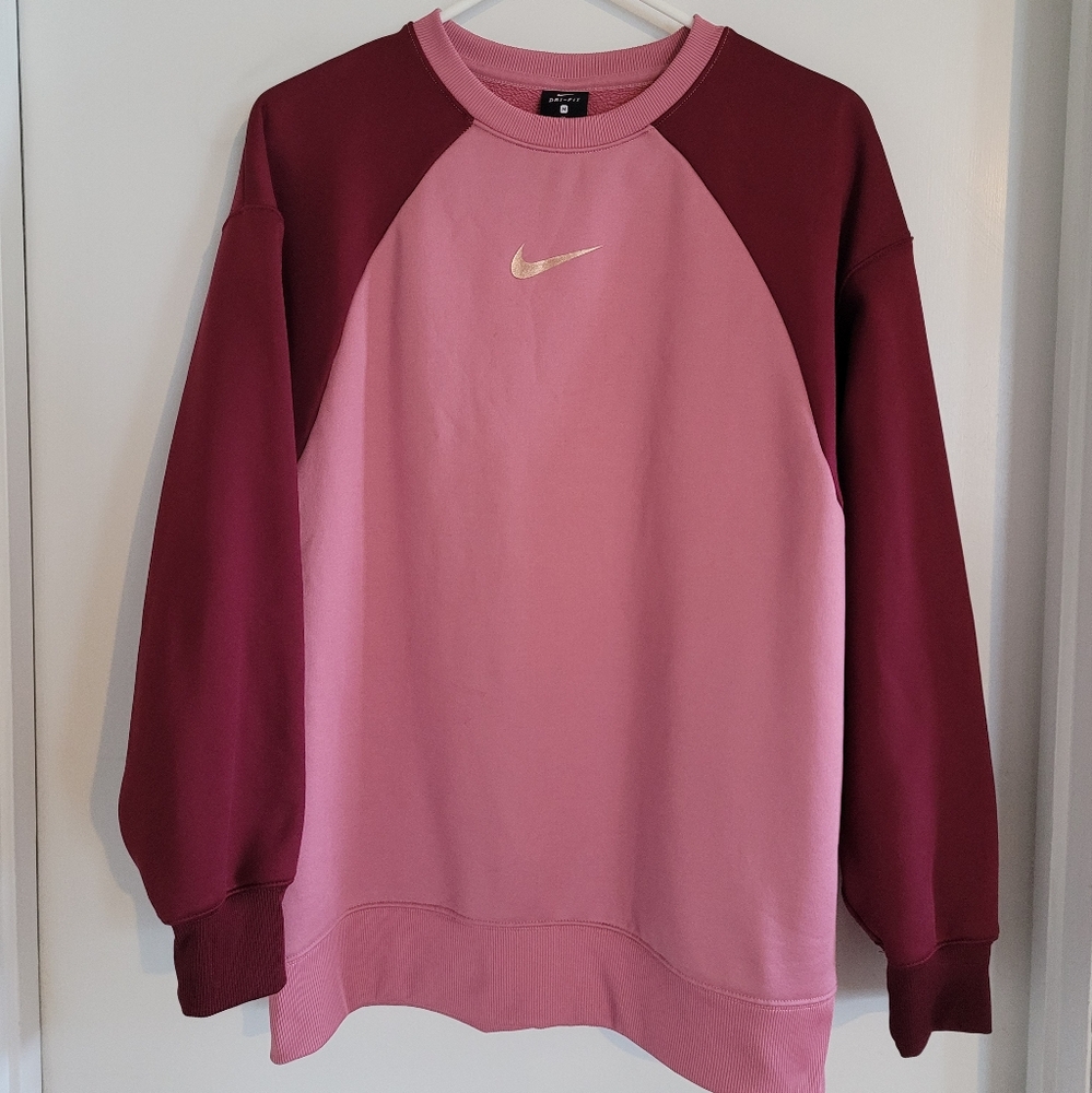 women's Nike medium sweatshirt